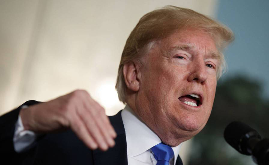 Trump acusa a Amazon de estafar al servicio postal