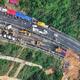 Mueren al menos 24 personas por colapso de autopista en China