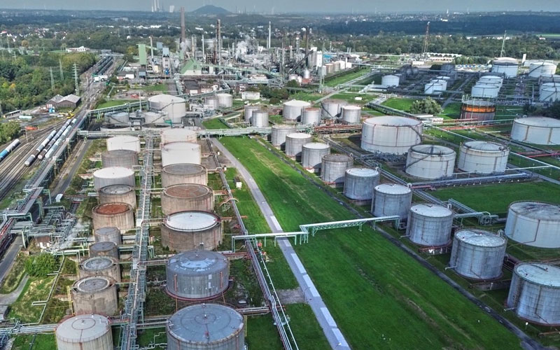  G7 liberará 100 millones de barriles de diésel para contener precios