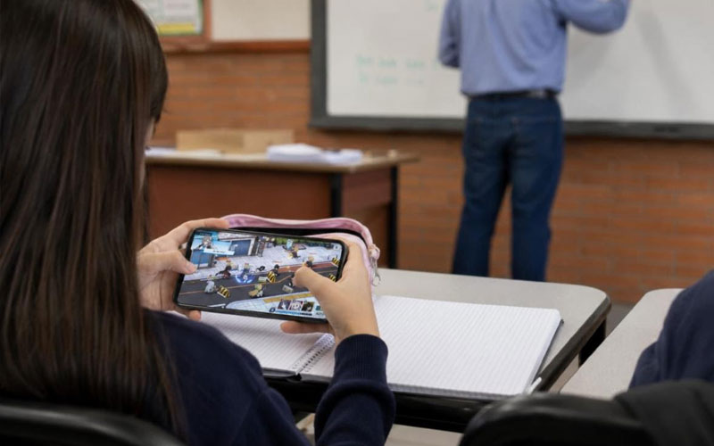 SSP llama a regular el uso de celulares y dispositivos electrónicos en niñas y niños