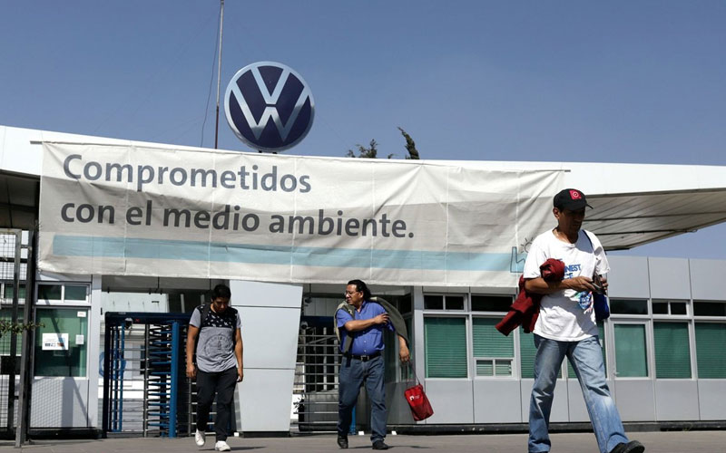 Volkswagen México propone aumento global de 10.04% y evita huelga en Puebla