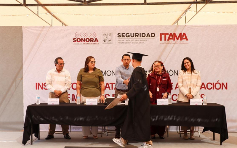 Concluyen estudios 36 jóvenes del ITAMA con promedios sobresalientes