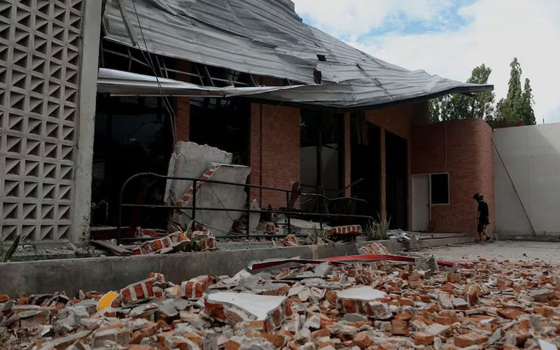 Sismo de magnitud 6.7 sacude la isla de Célebes y deja heridos en Indonesia