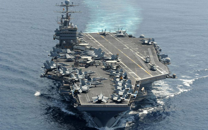 Hegseth niega deterioro en portaaviones Lincoln pese a denuncias de marinos