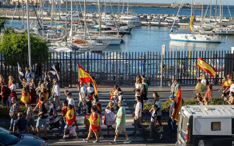 Protesta en Ceuta contra la migración genera tensión y llamados a evitar ataques xenófobos
