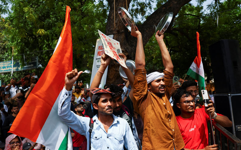 Detienen a más de 100 manifestantes durante protestas estudiantiles en India