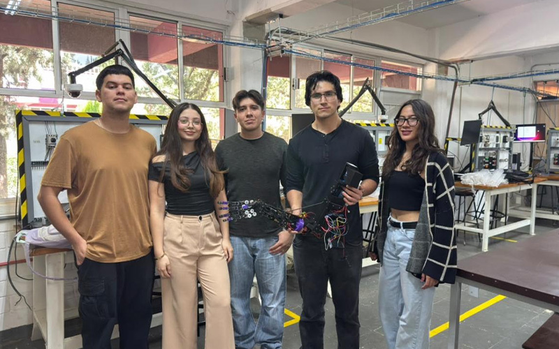 Estudiantes de Itescan desarrollan mano y brazo robóticos para impulsar la innovación tecnológica