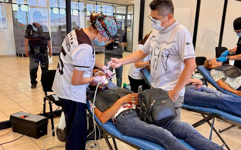 UTG acerca atención odontológica gratuita a 136 personas en Guaymas