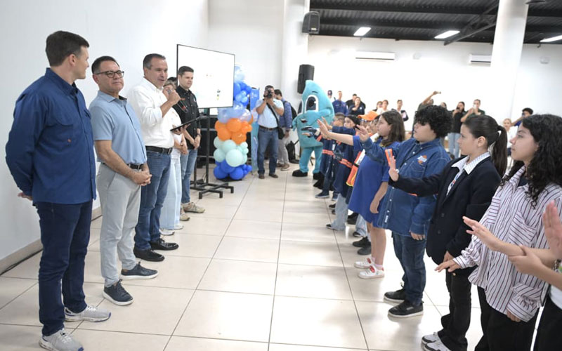 Toño Astiazarán toma protesta a segunda generación de Guardianes del Agua