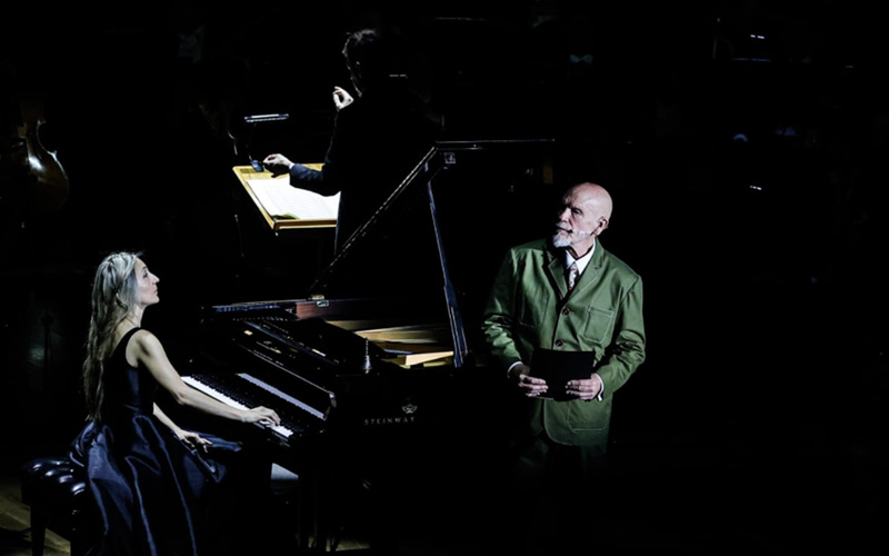 Malkovich lleva a la locura el Informe sobre ciegos en la Sala Nezahualcóyotl