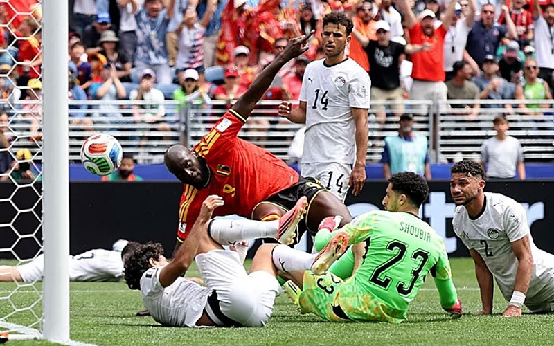 Bélgica deja escapar la victoria y empata con Egipto en su debut mundialista