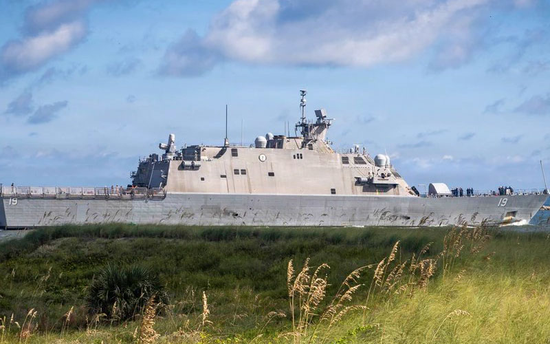 Ocho marines de EU resultan heridos tras impacto de misil iraní contra buque en el estrecho de Ormuz