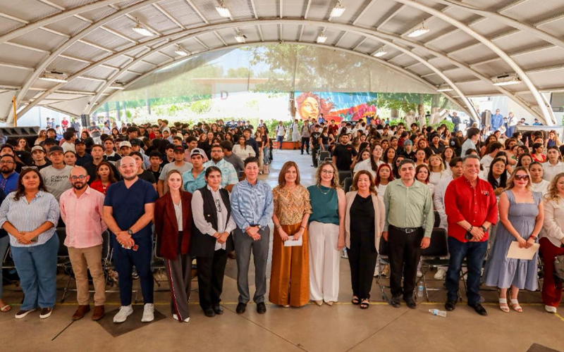 UES recibe a más de 17 mil estudiantes con nuevos espacios y servicios universitarios