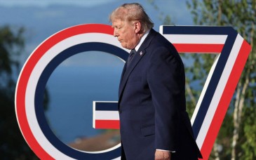 Trump amenaza a Francia con arancel de 100% a vinos y champán