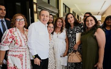 Reconoce&nbsp;Alfonso Durazo a más de mil docentes por trayectoria educativa
