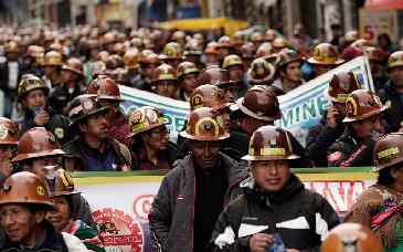 Protestas y bloqueos en Bolivia por eliminación del subsidio a combustibles