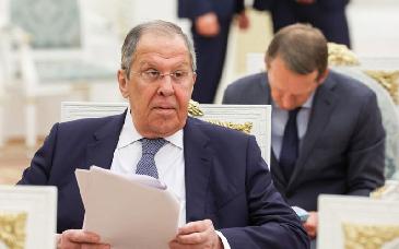 Pacto duradero con Ucrania, sólo si se respetan los intereses de Rusia: Lavrov