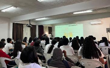 Gobierno de Sonora lleva mensaje de prevención de adicciones a estudiantes de secundaria en Etchojoa
