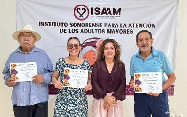 ISAAM realiza competencia de dominó en centros para adultos mayores