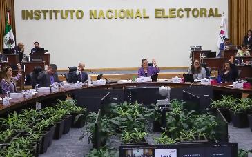 Aspirantes al INE defienden altas calificaciones en proceso marcado por dudas y cuestionamientos