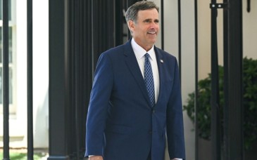 Director de la CIA viaja a Moscú para reunirse con funcionarios rusos