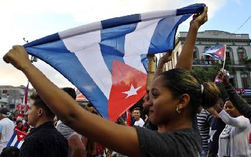 Miles de jóvenes cubanos participan en protesta contra el bloqueo de EU