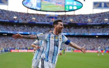 Messi debuta con triplete histórico en su sexto Mundial con Argentina