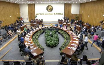 Siete consejeros del INE niegan aval a documento enviado al Senado sobre plan B electoral