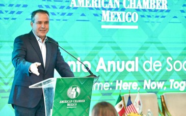  Antonio Astiazarán destaca a Hermosillo ante empresarios de Amcham