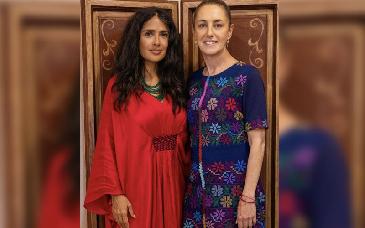 Salma Hayek pide a Sheinbaum impulsar la industria cinematográfica en México