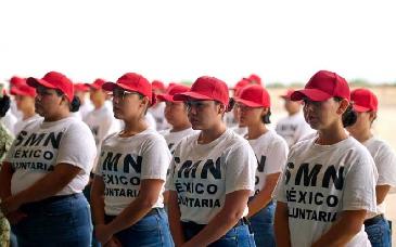 Más de 800 jóvenes protestan Bandera en Sonora en ceremonia del Servicio Militar
