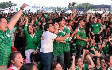 Afición mexicana convierte un triunfo mundialista en una fiesta nacional