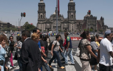 México envejece y registra caída en fecundidad; población llega a 130.9 millones