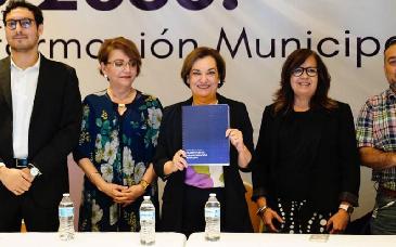 Recibe María Dolores del Río propuestas de ciudadanos para atender problemáticas de Hermosillo
