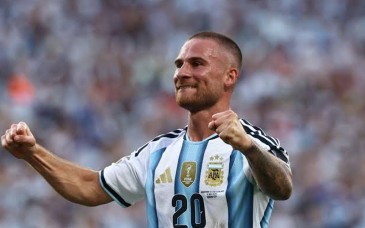 Mac Allister ve a Inglaterra sin el ritmo habitual de la Premier League