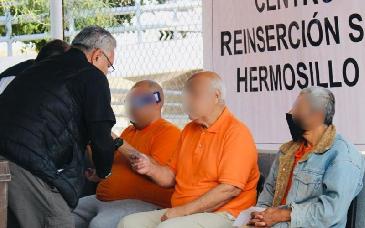 Club Rotario Hermosillo Pitic dona 350 lentes de lectura a población del Cereso 2
