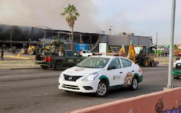 Coordinación entre autoridades logra sofocar incendio en zona comercial de Hermosillo