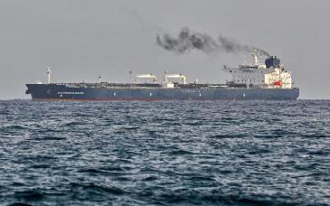 Trump analiza con petroleras prolongar bloqueo a Irán pese a impacto global