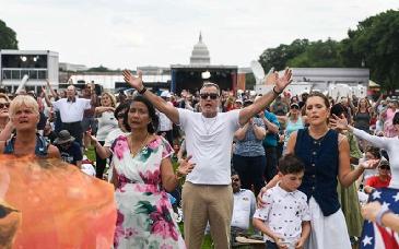 Cristianos nacionalistas realizan masivo acto de oración en Washington con apoyo de aliados de Trump