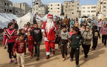 Niños de Gaza van a clases con el riesgo de recibir un disparo