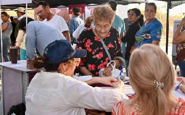 Más de 30 dependencias llevan apoyos y atención directa a familias de la colonia Adolfo de la Huerta