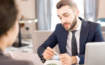 Cómo elegir al asesor financiero ideal para tu patrimonio