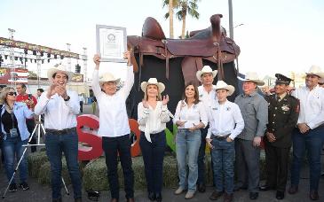 Alfonso Durazo inaugura ExpoGan Sonora 2024 con estreno de salón de eventos y récord Guinness