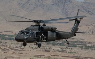 Impactan helicóptero de EU durante rescate de piloto de caza derribado en Irán