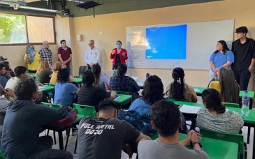 UTH recibe a 200 estudiantes en nuevo Bachillerato con modalidad mixta
