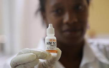 OMS reconoce a Cuba por mantener eliminación de transmisión materno-infantil de VIH y sífilis