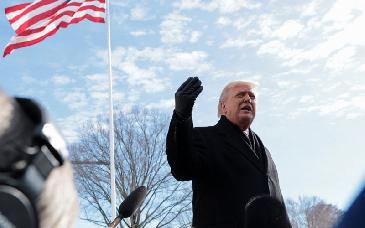 Trump advierte a Irán que “el tiempo se acaba” para negociar su programa nuclear