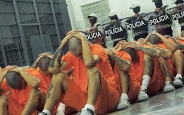Costa Rica ingresa a los primeros 123 presos a su nueva megacárcel de máxima seguridad