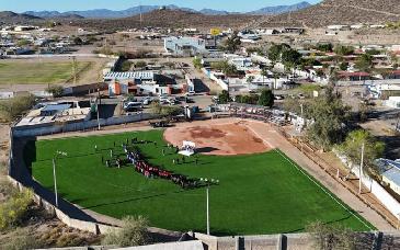 Gobierno de Caborca entrega rehabilitación del campo “El Charly” y fortalece el deporte local