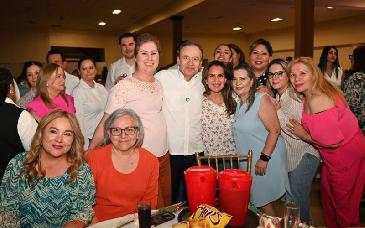 Alfonso Durazo celebra a madres del servicio público estatal y destaca su doble labor en familia y gobierno
